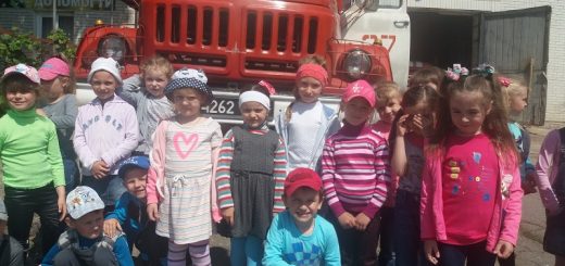 Рятувальники влаштували для дітей акцію  «Запобігти. Врятувати. Допомогти» в cмт. Хотінь