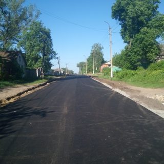 Завершився перший етап будівництва дороги по вул. Центральній в смт. Хотінь