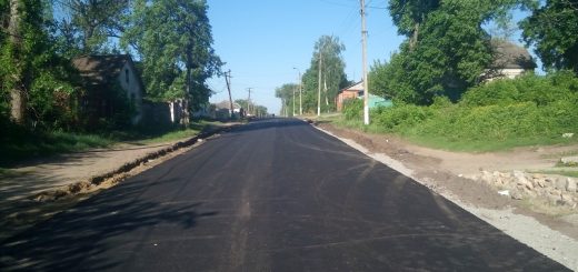 Завершився перший етап будівництва дороги по вул. Центральній в смт. Хотінь