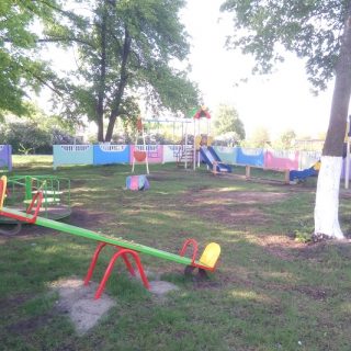 Встановлено новий дитячий майданчик
