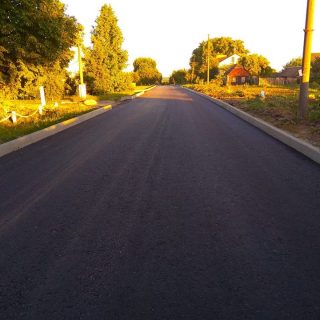 Черговий ремонт доріг у смт Хотінь Сумського району