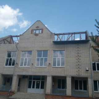 Розпочали реконструкцію будівлі Хотінської школи