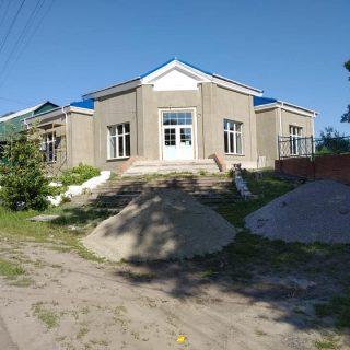 Продовжуються роботи по зовнішніх роботах будівлі майбутнього "Центру дозвілля громади"