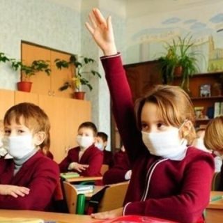 Рішенням комісії з питань техногенно-екологічної безпеки та надзвичайних ситуацій прийнято перевести учнів 1-4 класів на денну форму навчання починаючи з 10.11.2020